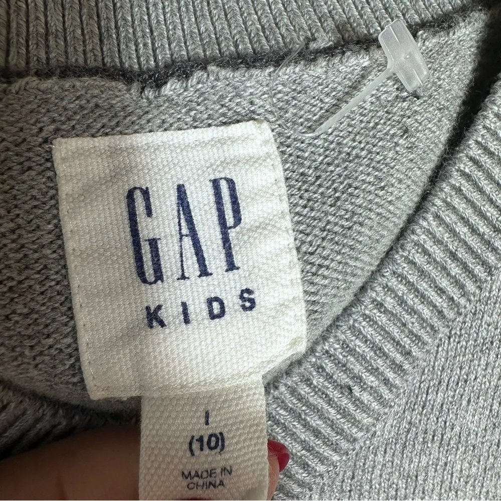 Kids Grey Sleeveless V-Neck Knit Vest with Hem Stripes